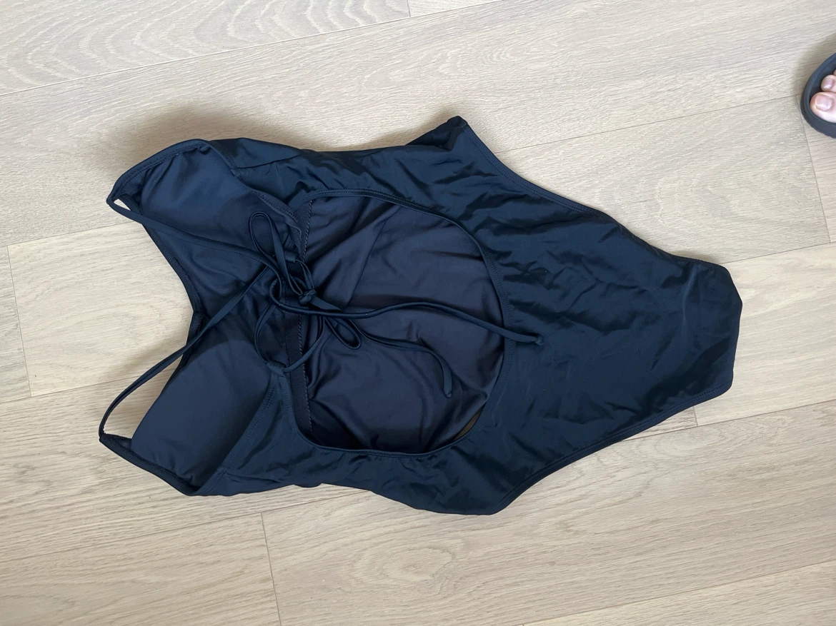 Black one-piece swimsuit 🏈 - photo 2