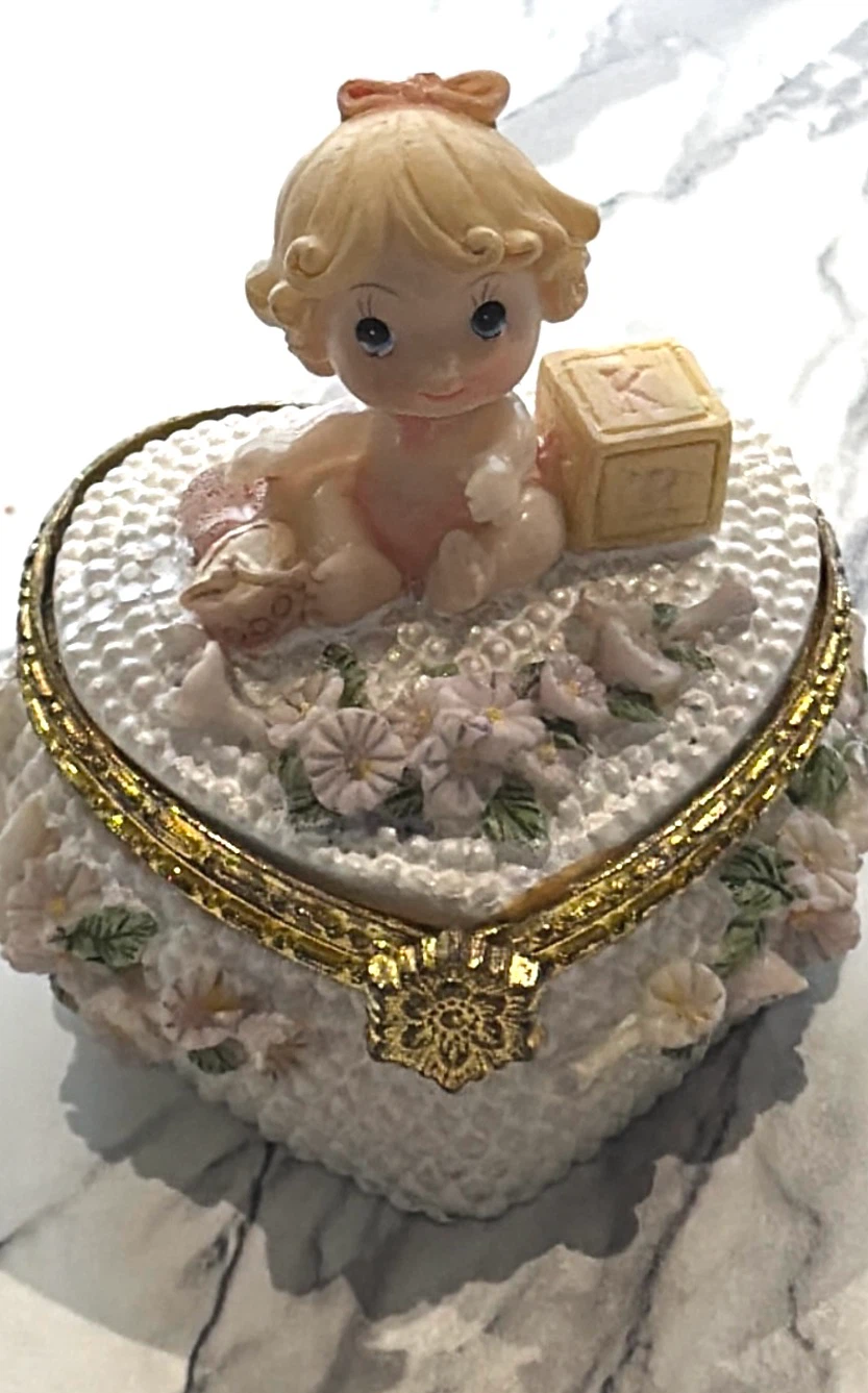 Heart Shaped Trinket Box. Floral Pattern Vintage-Preowned. - photo 2