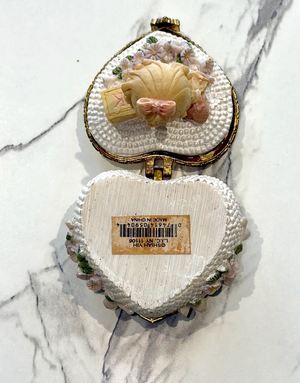 Heart Shaped Trinket Box. Floral Pattern Vintage-Preowned. - photo 5