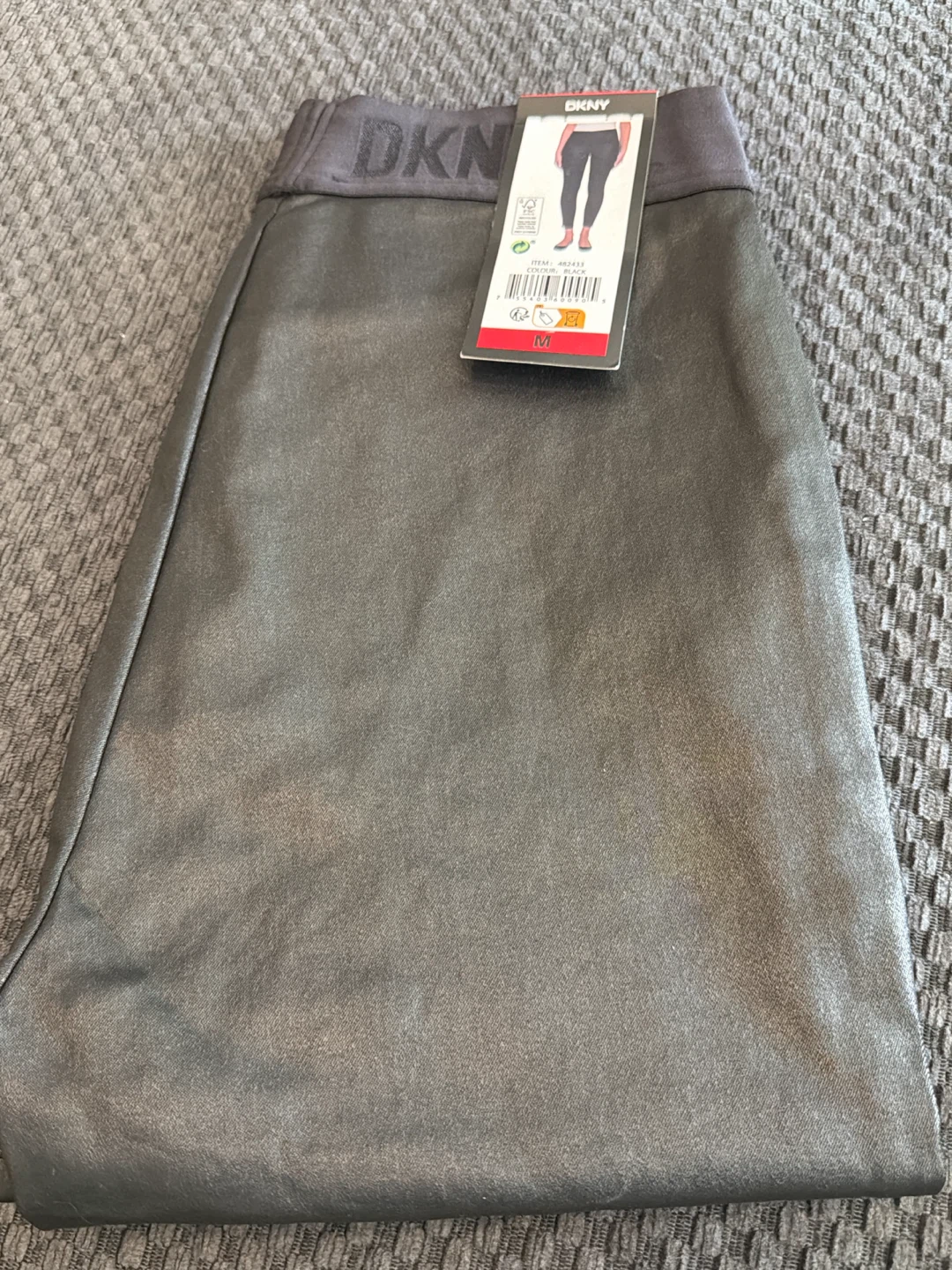 🏈 NWT DKNY Black Pants Leggings - Size M