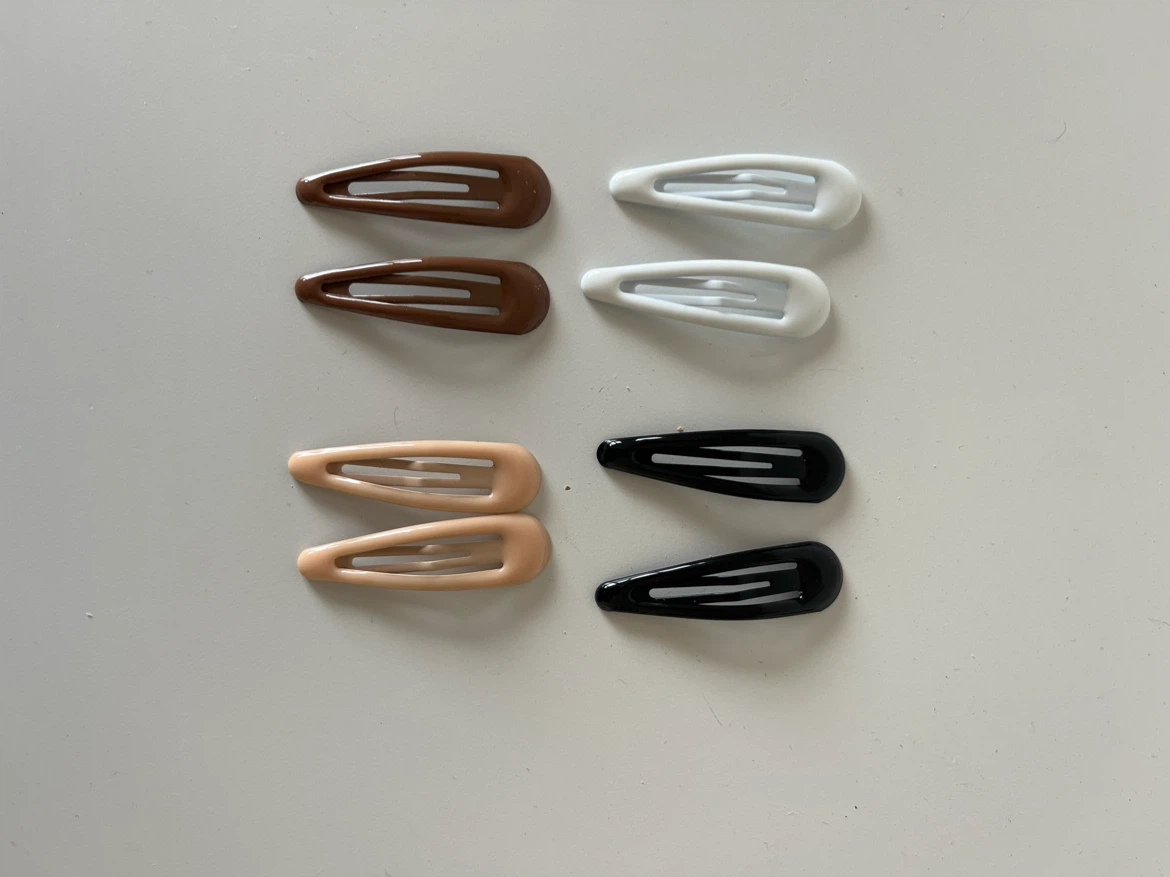 Set of 8 Assorted Hair Clips 🏈