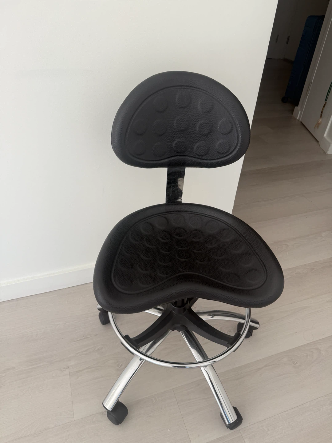 Black Ergonomic Saddle Stool - photo 2