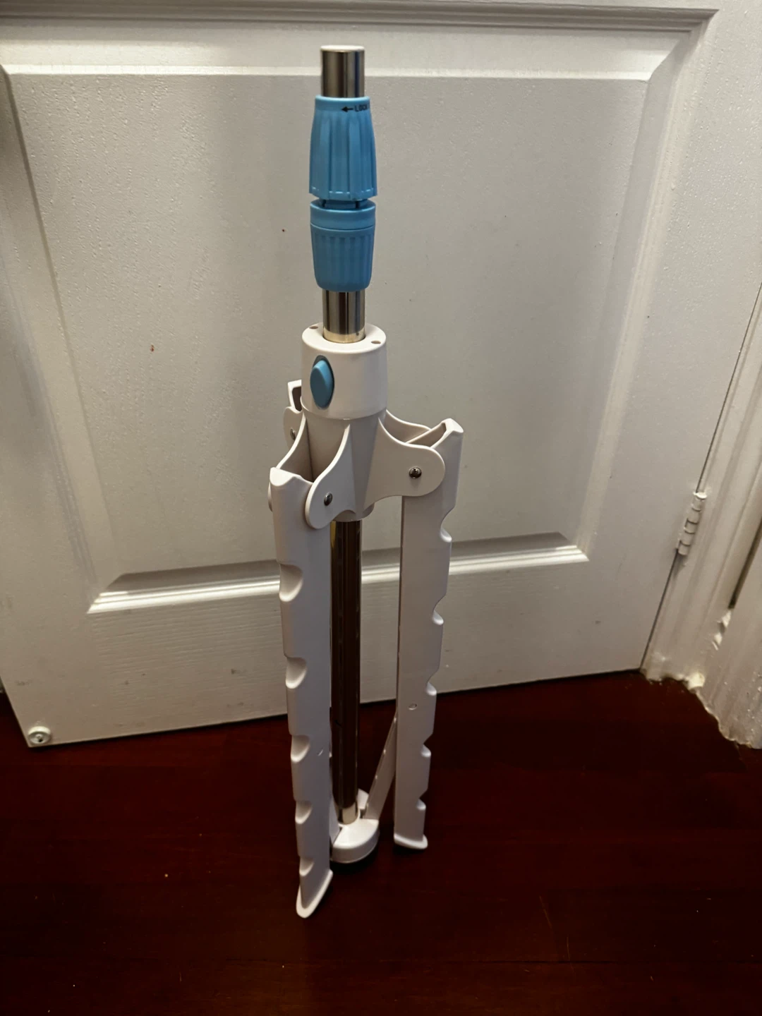 Collapsible Tripod Clothes Rack