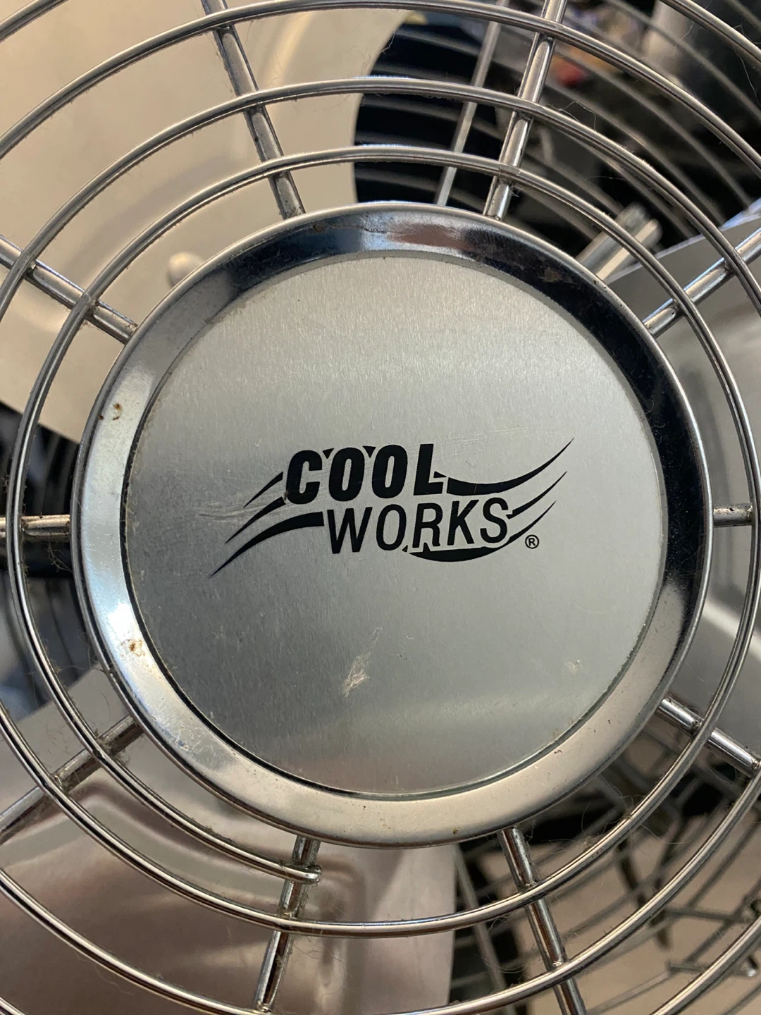 Cool Works 18 inch Heavy-Duty Stand Fan - photo 3