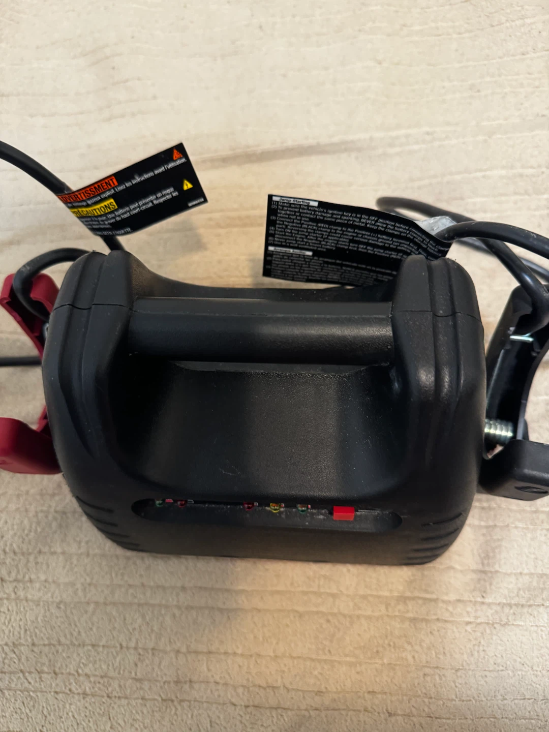 Portable Car Battery Jump Starter - photo 2