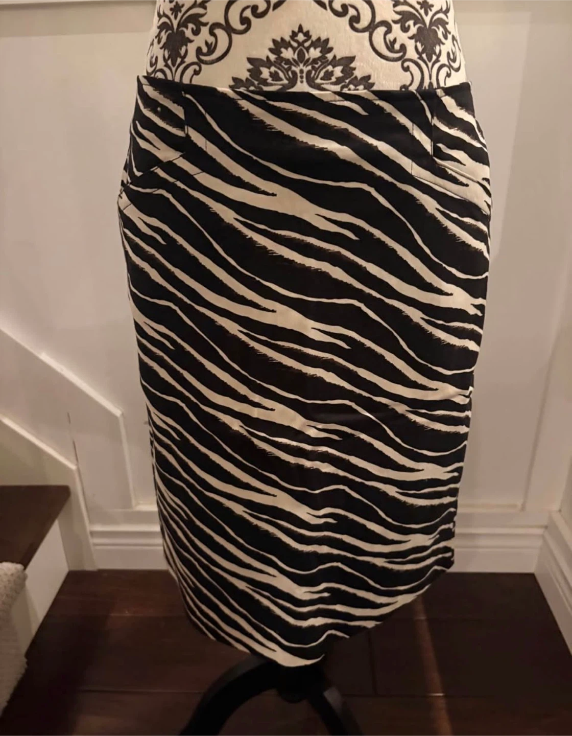 🏈Ellen Tracy Zebra Print Skirt Size 4