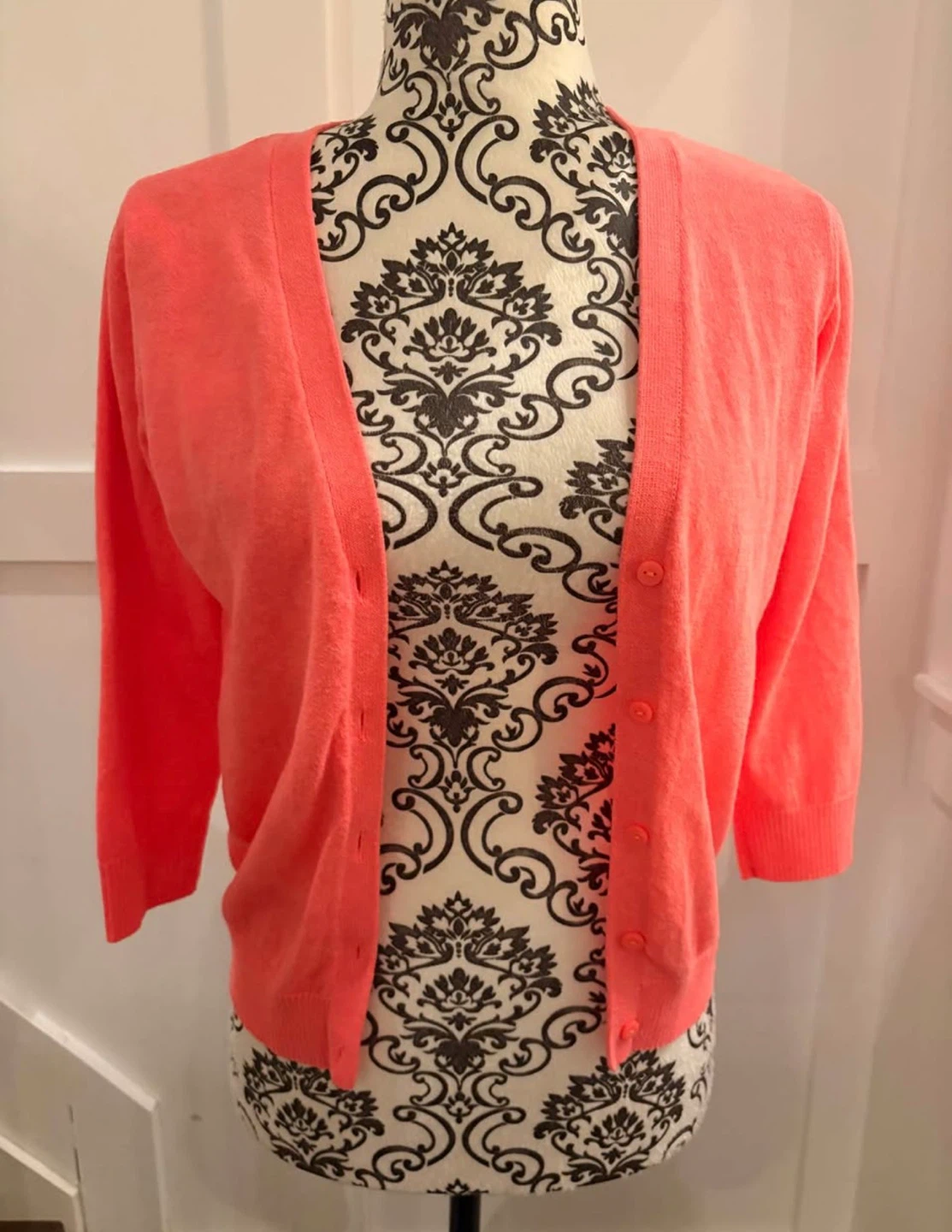 🏈Old Navy Coral Cardigan Size XL