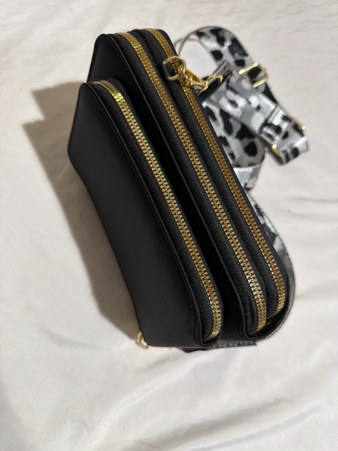 Black Crossbody Bag with Leopard Print Strap 🏈🏈🏈 - photo 3