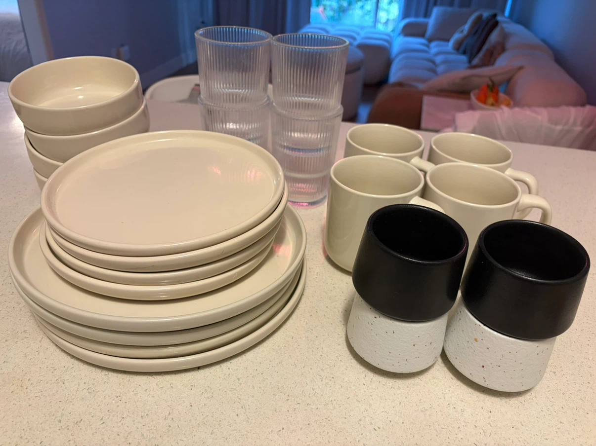 Assorted tableware set