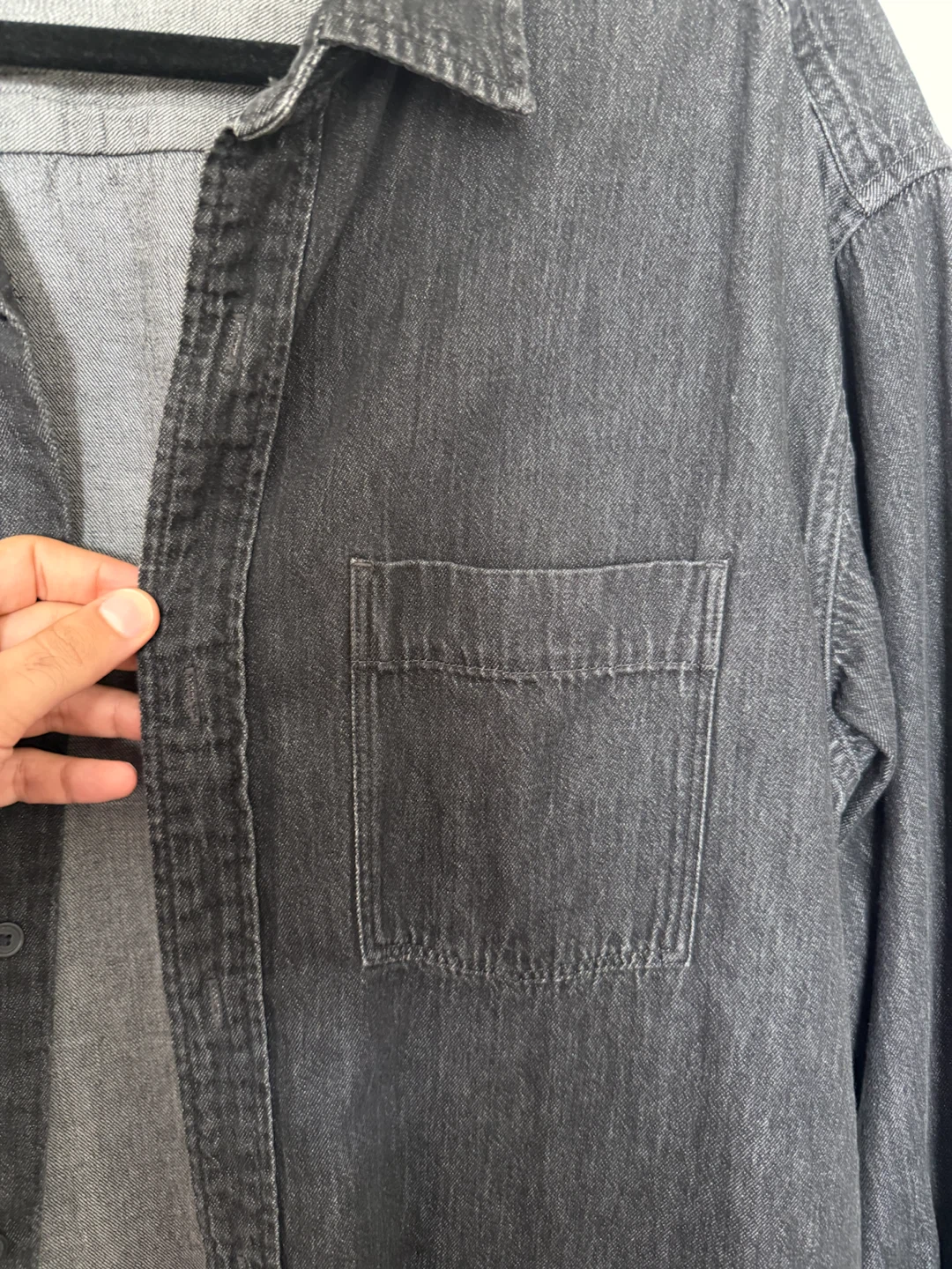 UNIQLO Men's Black Denim Shirt Size M - photo 3