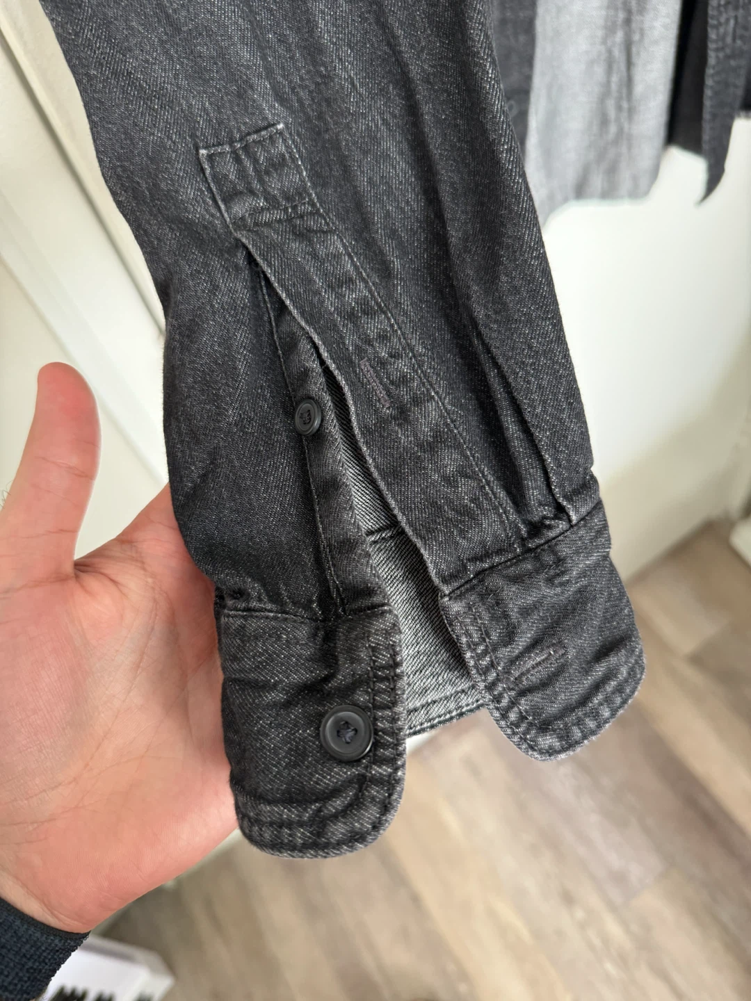 UNIQLO Men's Black Denim Shirt Size M - photo 4