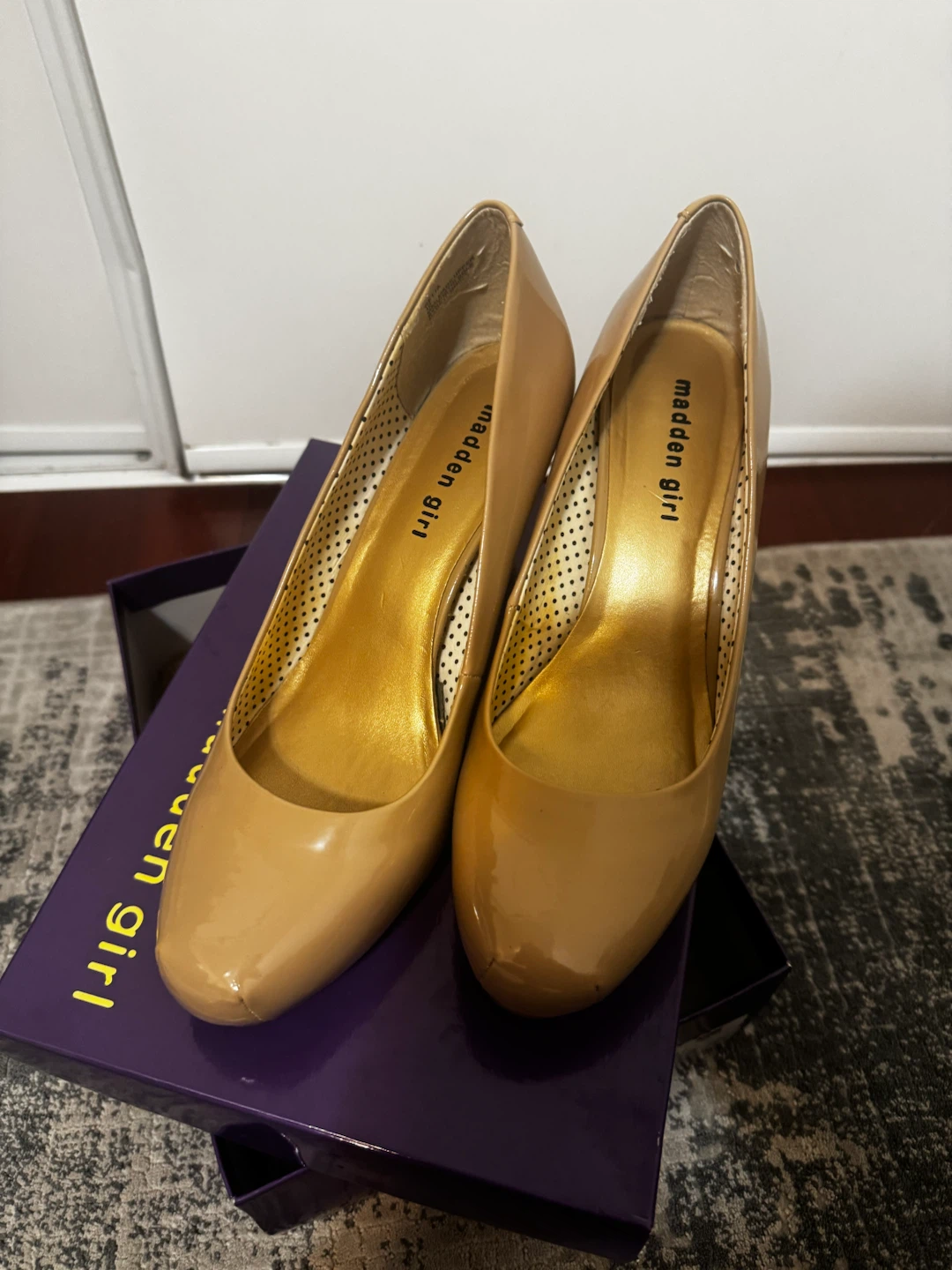 Madden Girl Getta Nude Patent Heels Size 10