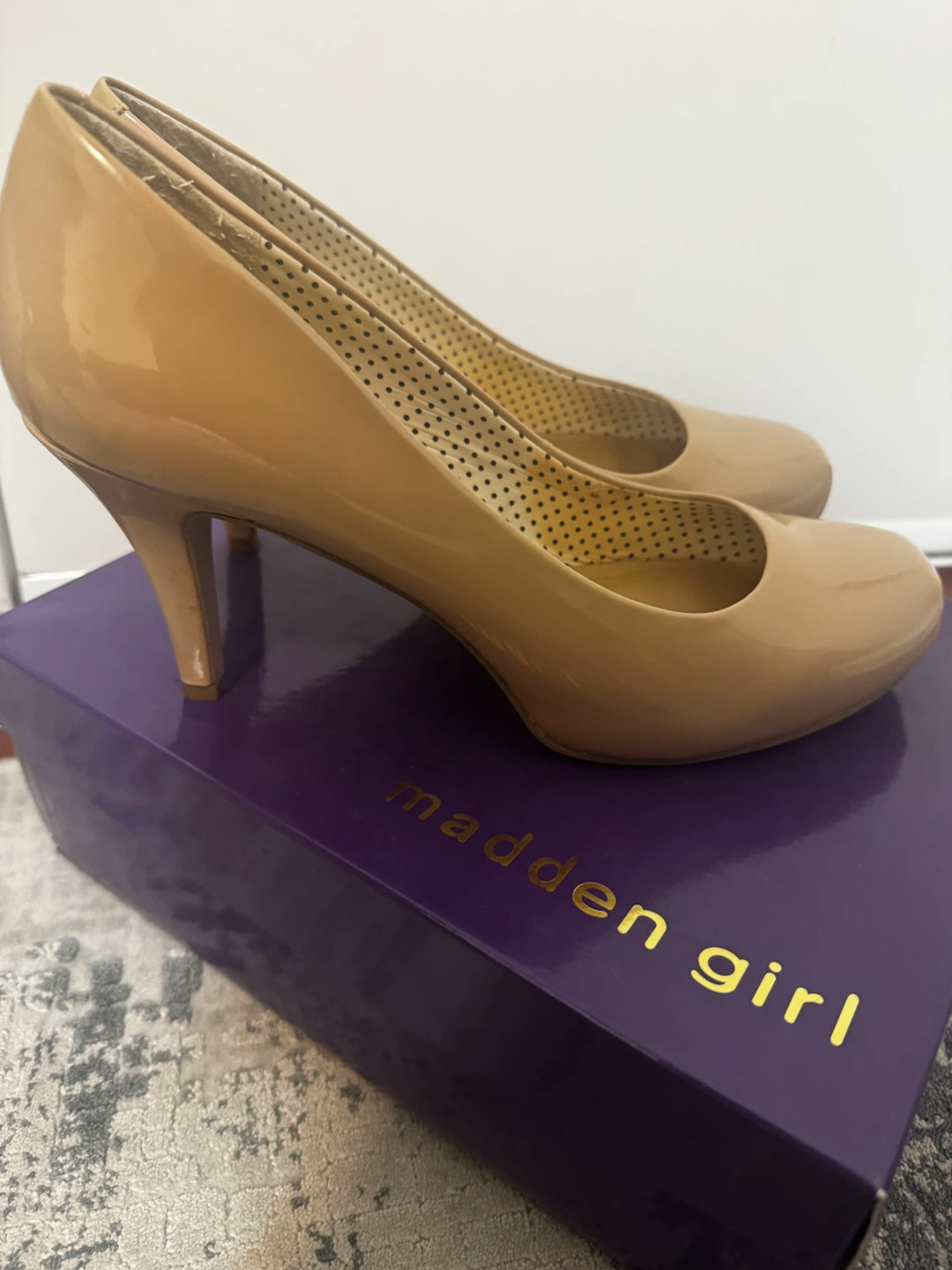 Madden Girl Getta Nude Patent Heels Size 10 - photo 2