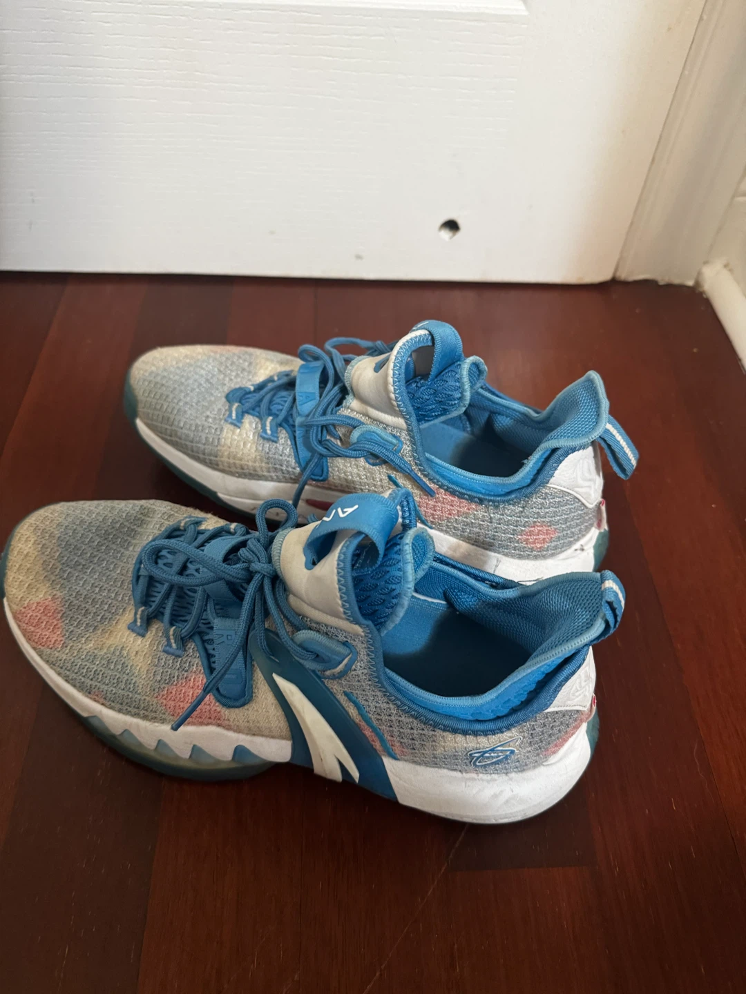 ANTA Men's Basketball Shoes, Size 10.5 US