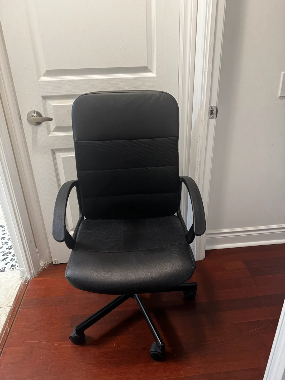 Black Office Chair - photo 2