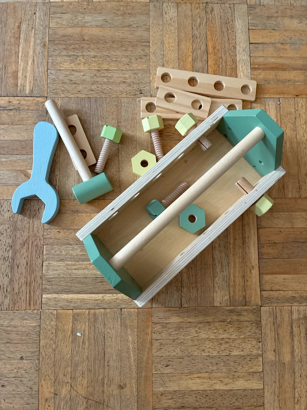 Wooden Toy Tool Bench Set🏈