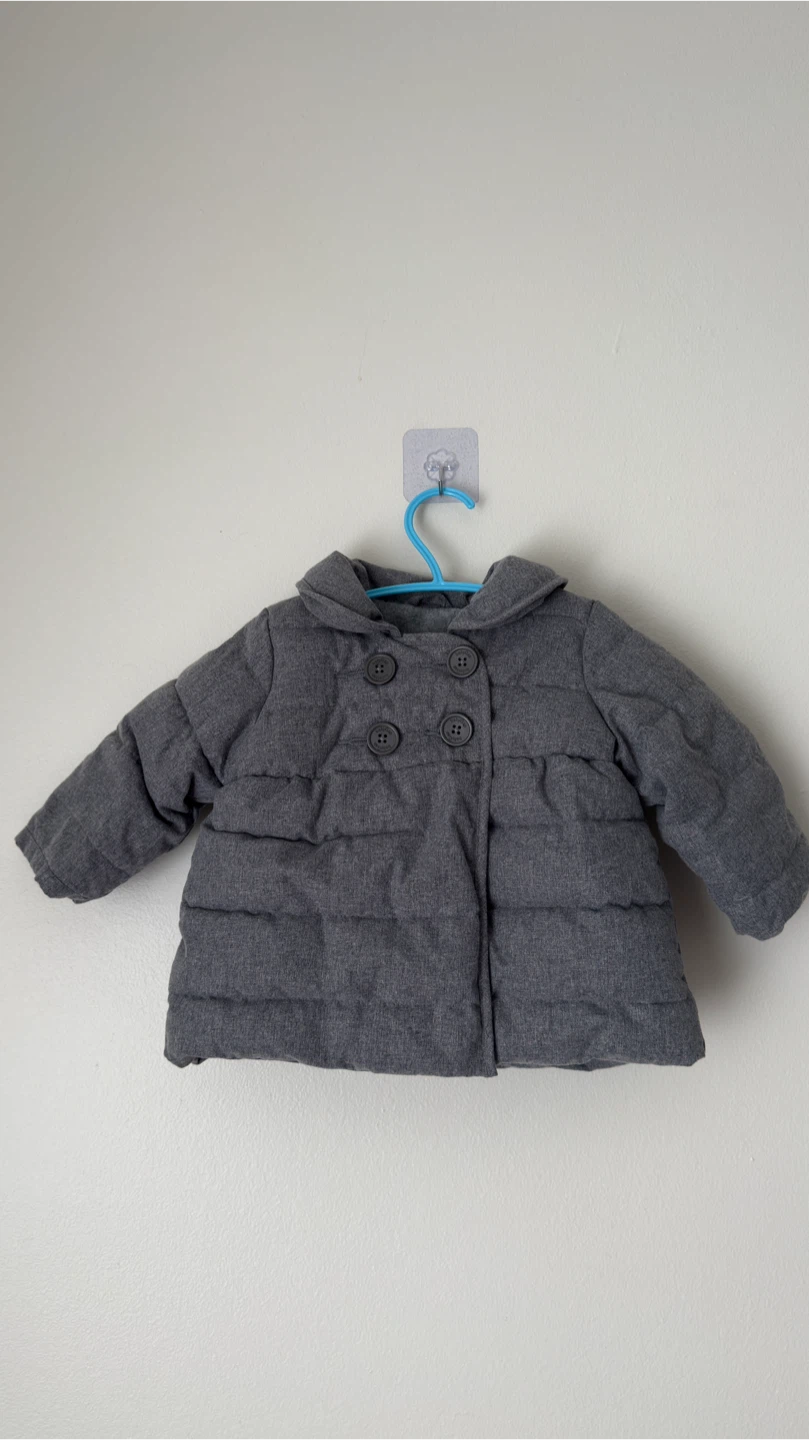 babyGap grey quilted jacket 0-6 months 🏈