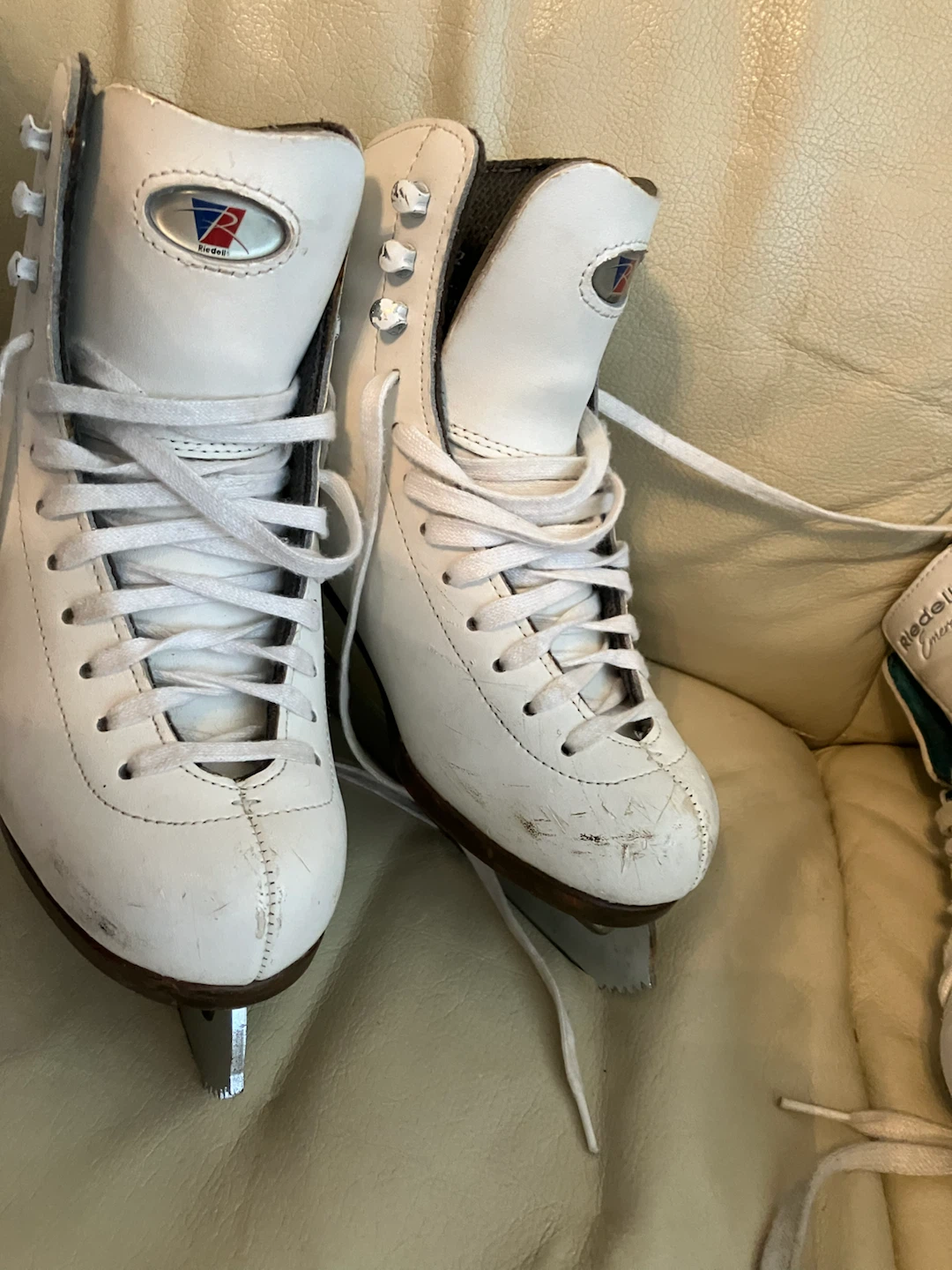 Riedell Ice Skates Size 2 - photo 2