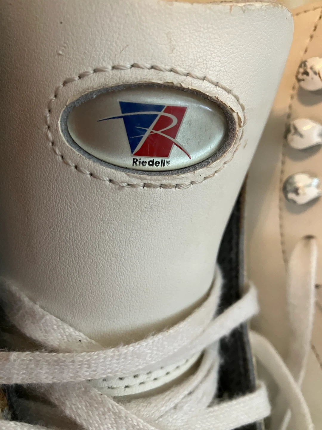 Riedell Ice Skates Size 2 - photo 3