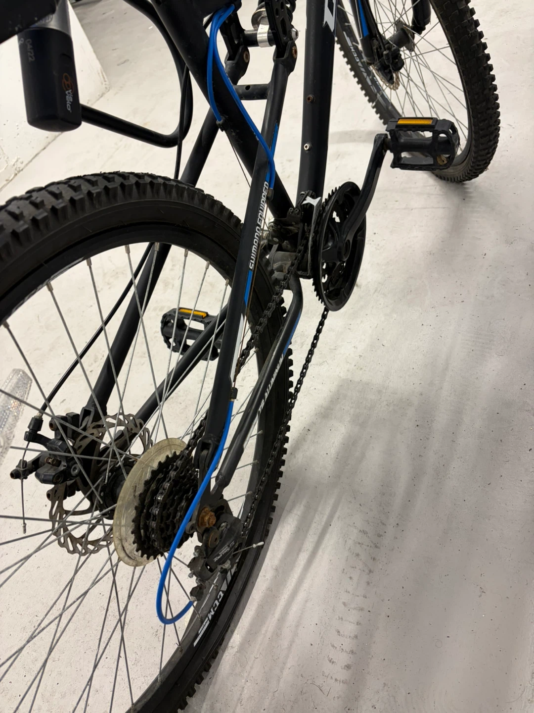 Raleigh Mountain Bike with Rear Basket - photo 2