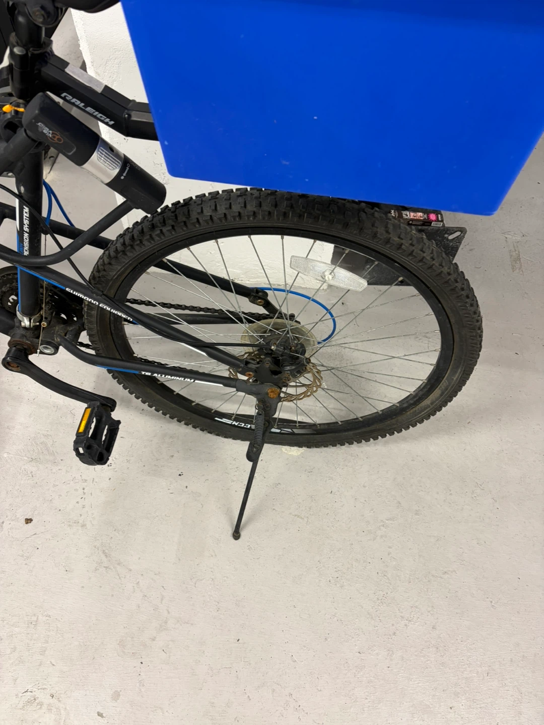 Raleigh Mountain Bike with Rear Basket - photo 4