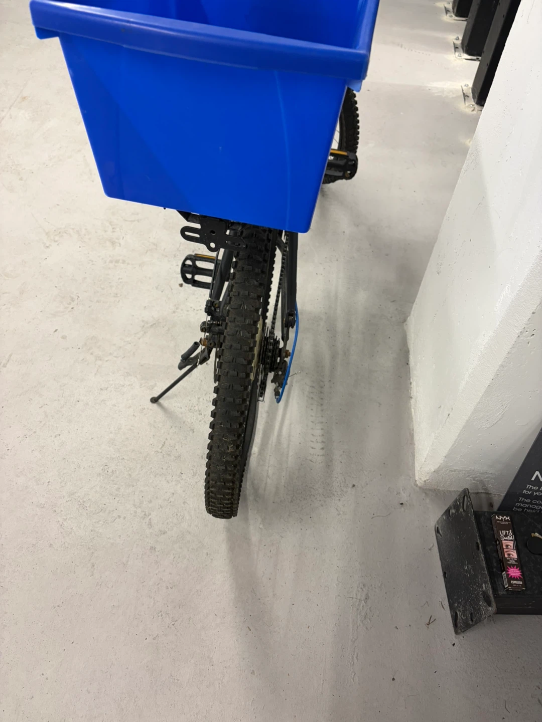 Raleigh Mountain Bike with Rear Basket - photo 5