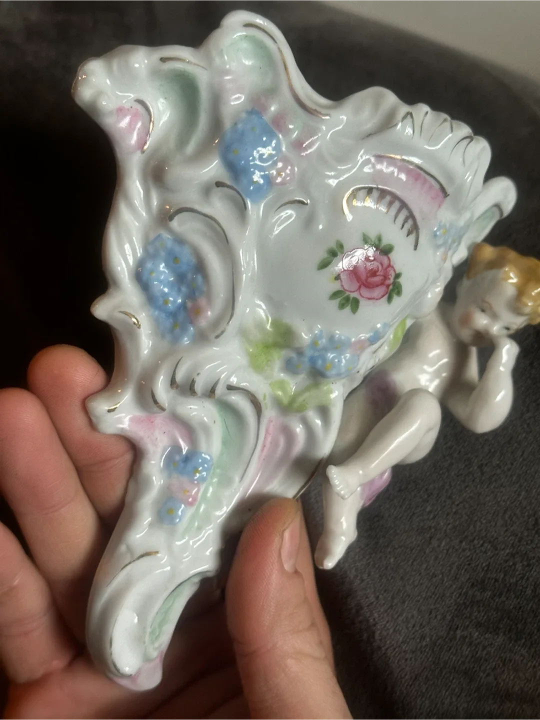 Vintage cherub ceramic wall pocket - photo 3