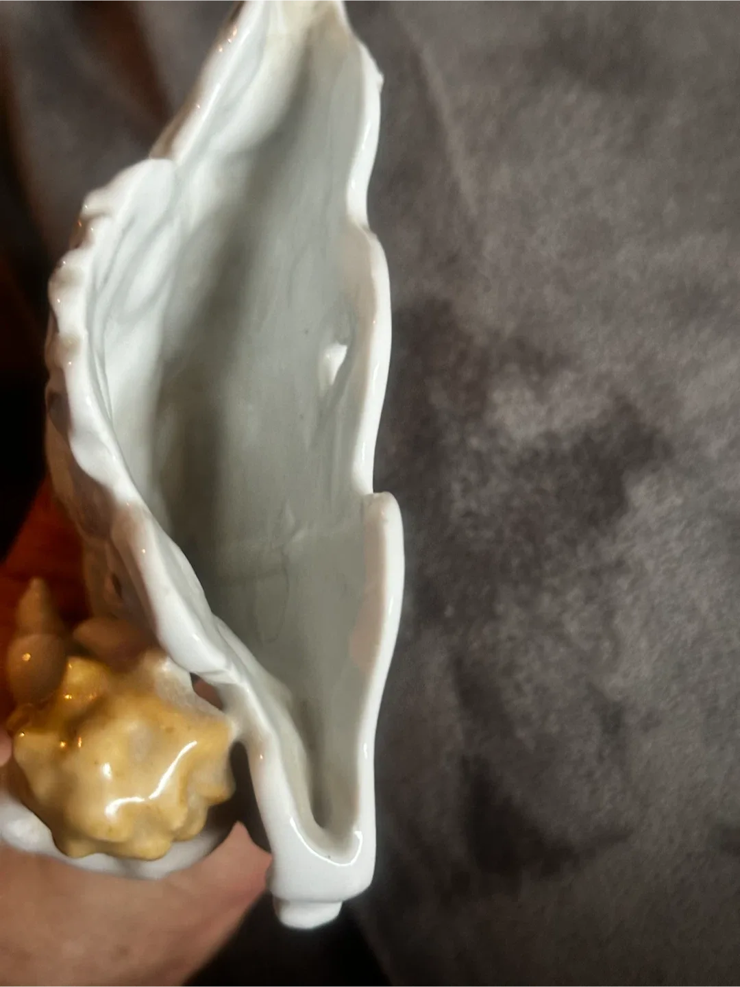 Vintage cherub ceramic wall pocket - photo 4