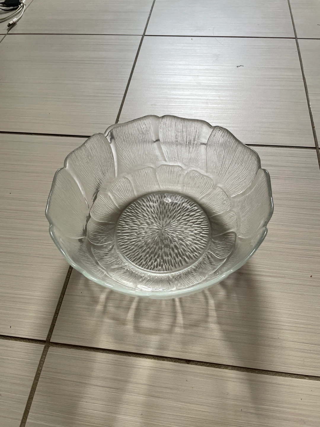 🏈Clear Glass Floral Serving Bowl
