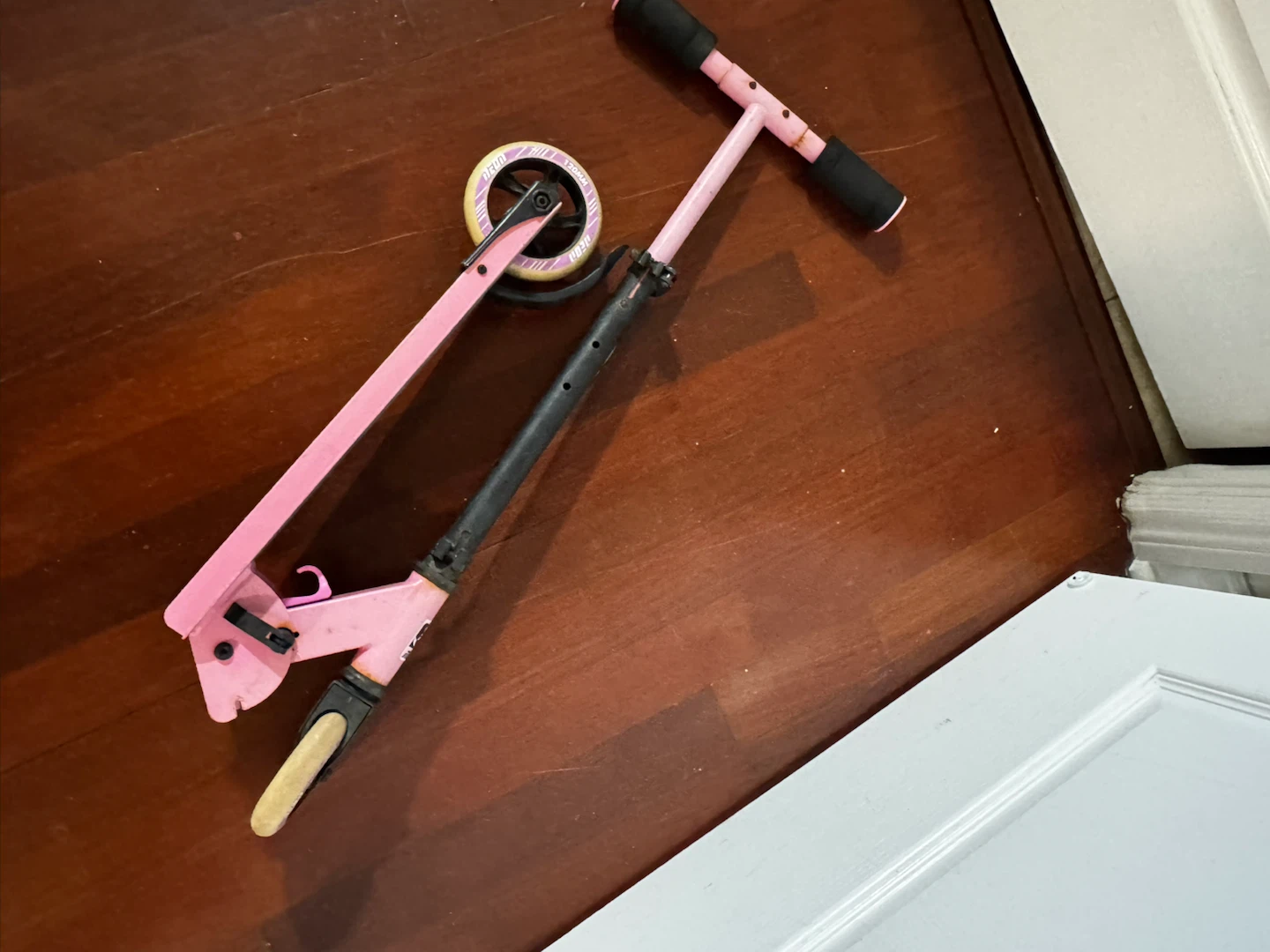 Neon Apex Pink Kids Scooter - photo 3