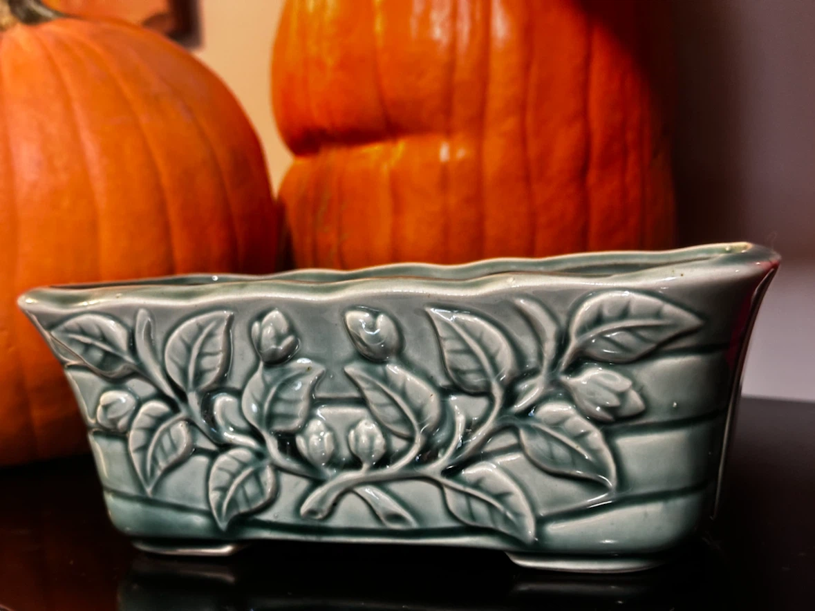 mid Century  McCoy Green Camellia Trough Planter - photo 3