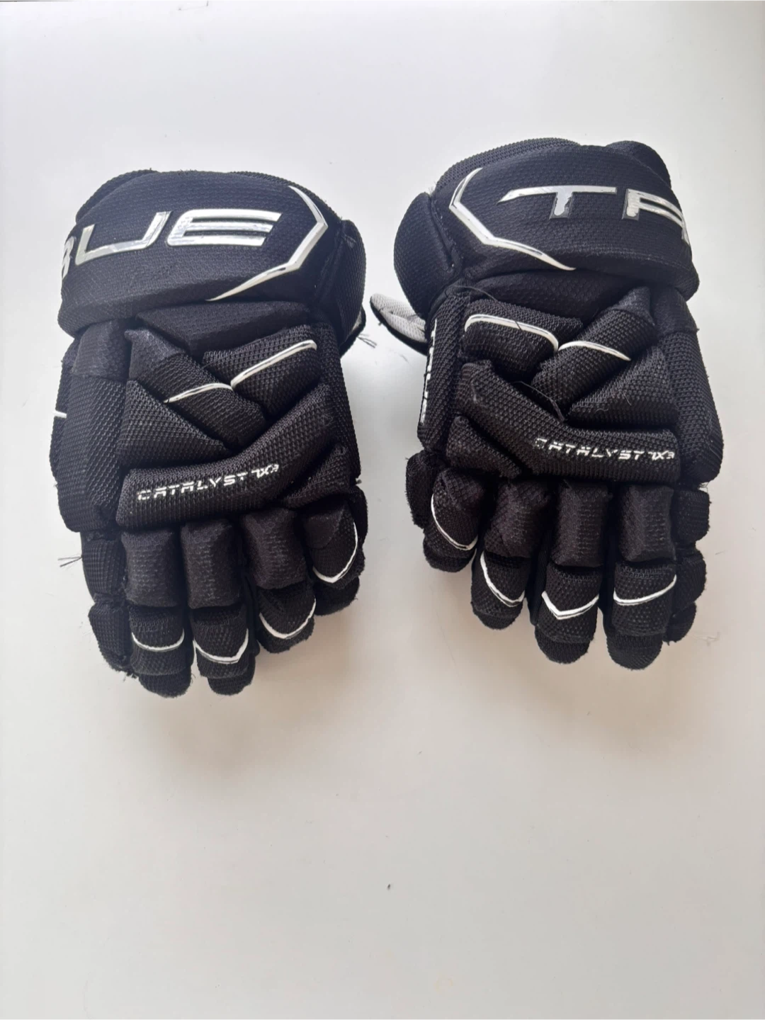 True Catalyst 7X3 Hockey Gloves 11"