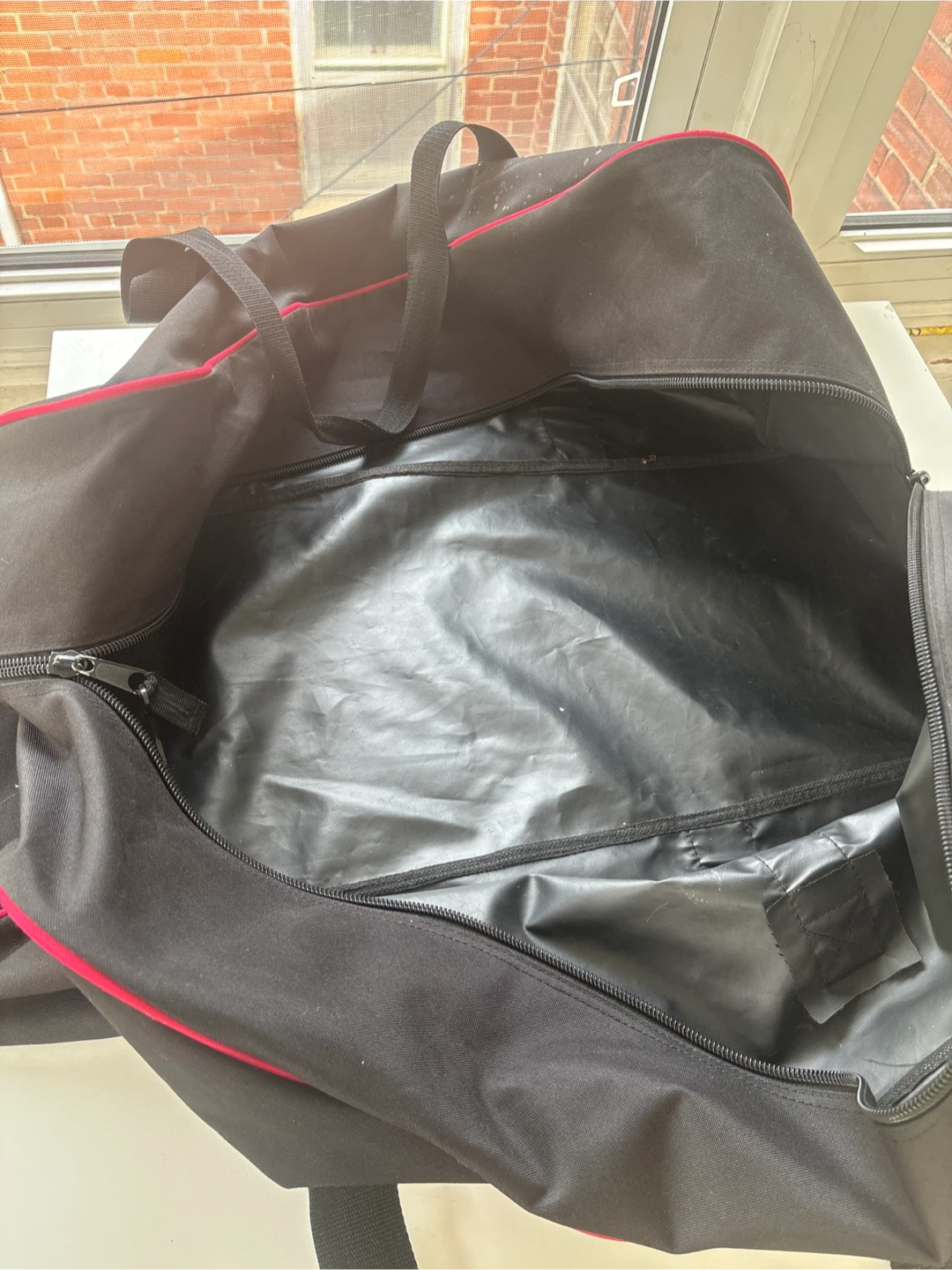 Canada Black Duffle Bag - photo 4