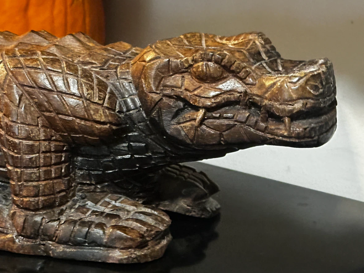 Large hand carved wood crocodile - photo 2