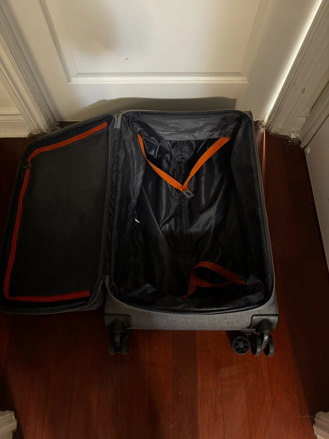 Wagon R Grey Rolling Luggage - photo 4