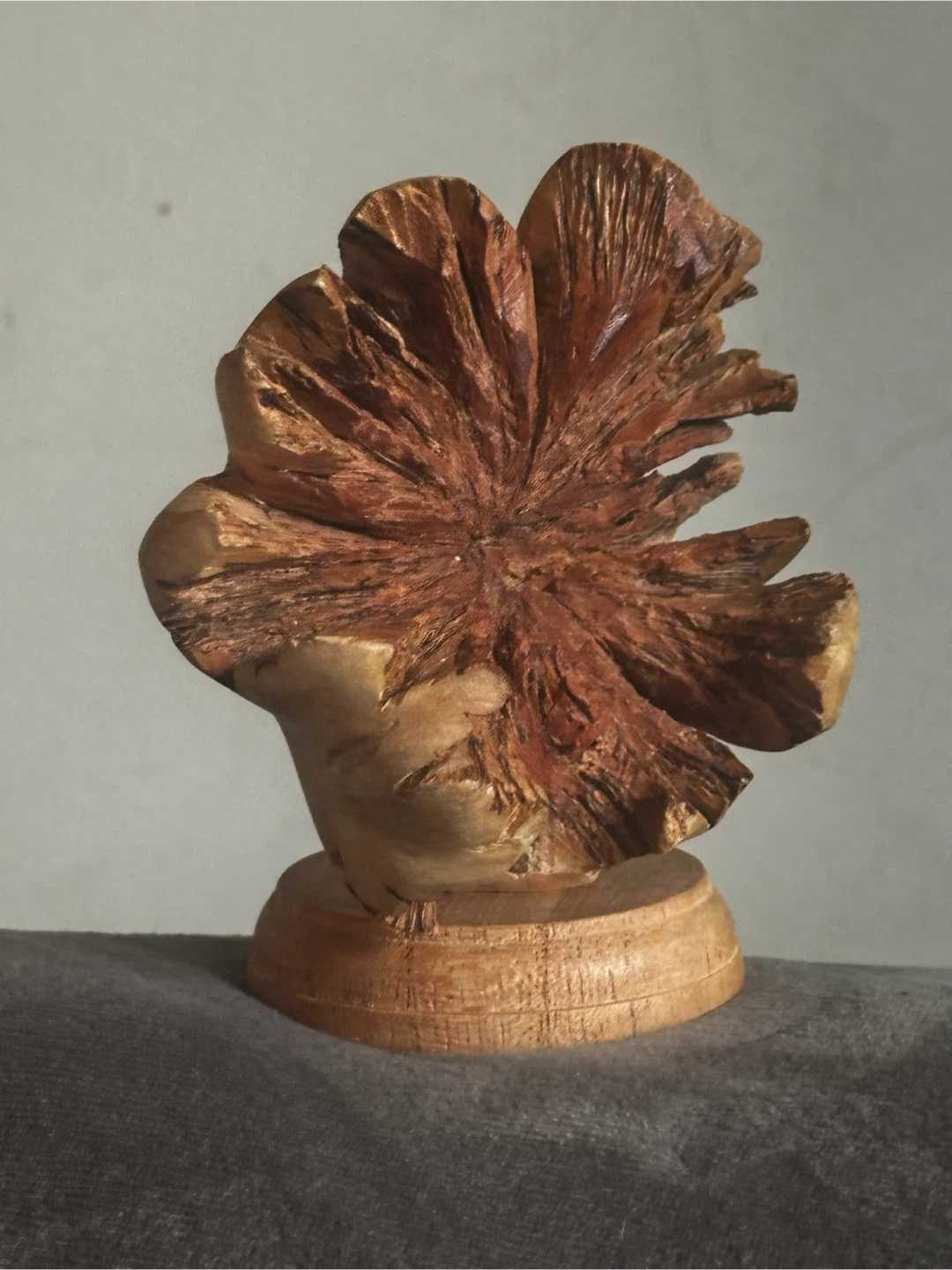 4" Vintage Raw Edge Parasite Wood Figurine - photo 2