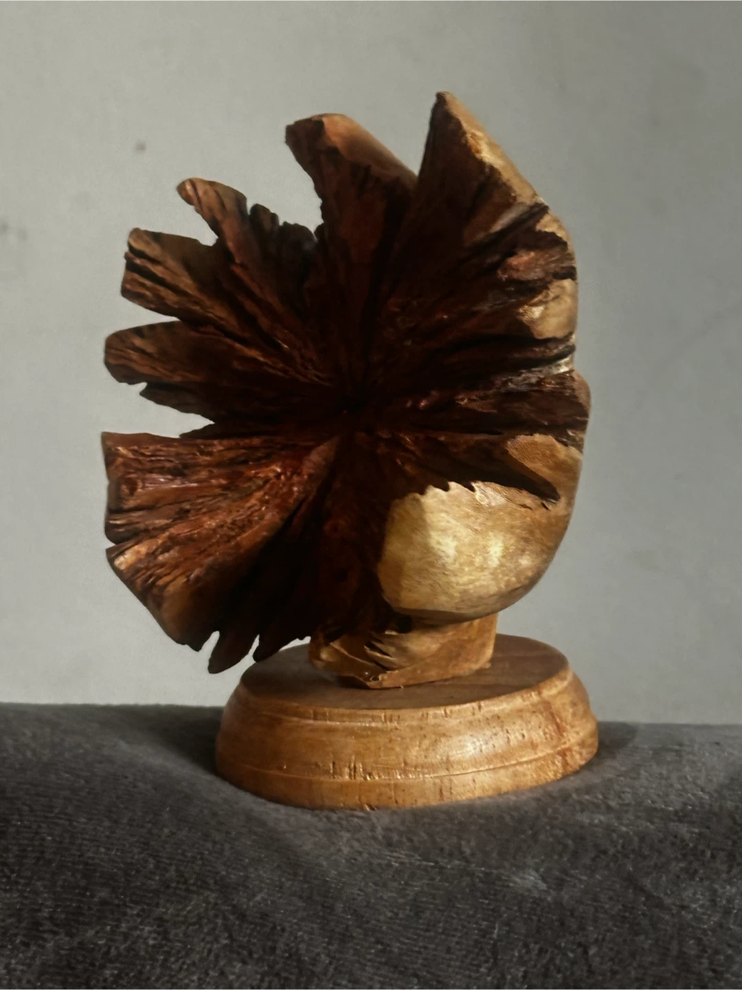 4" Vintage Raw Edge Parasite Wood Figurine - photo 3