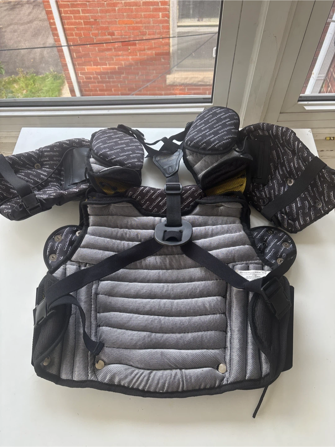 Cooper UMP1000 Umpire Chest Protector 14"