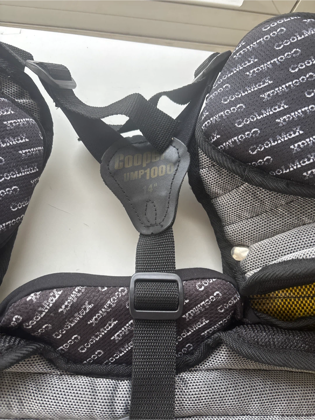 Cooper UMP1000 Umpire Chest Protector 14" - photo 2