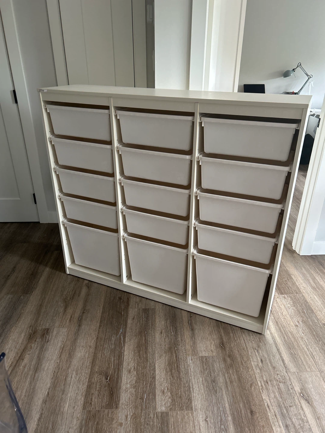 White shelf Unit