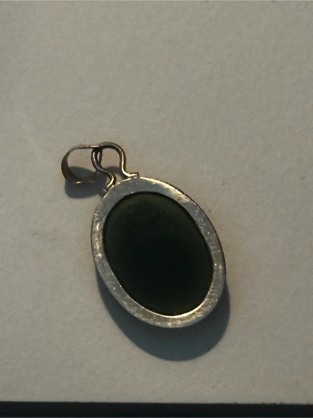 Vintage 10K Gold Oval Green Jade Cabochon Pendant - photo 2