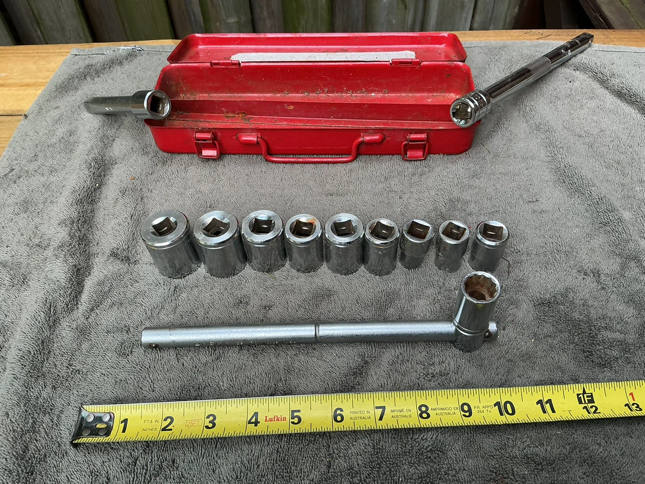Husky 1/2 inch Drive Socket Set ! - photo 5