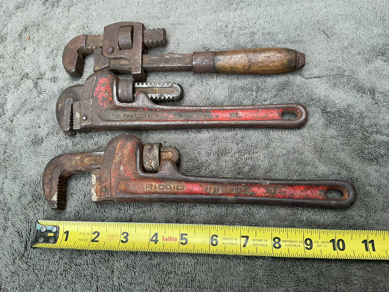 Set of 3 Vintage Pipe Wrenches !