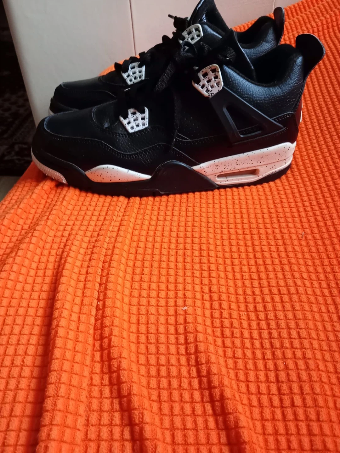 Jordan 4 Retro Oreo Sneakers