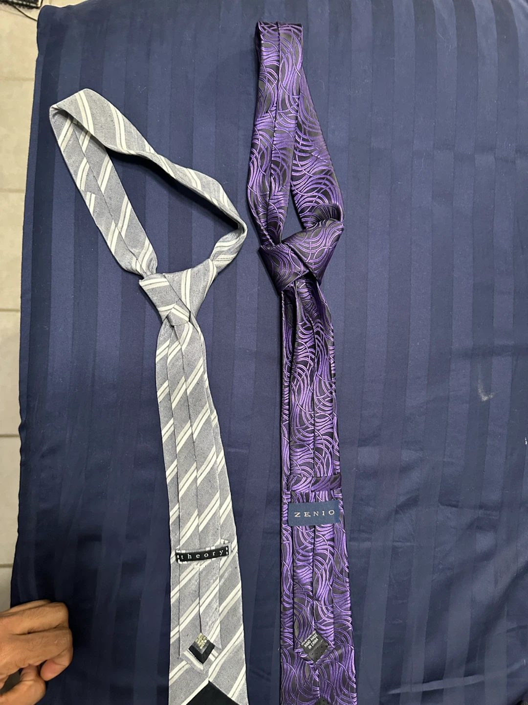 Set of Two Men's Neckties: Theory and Zenio - photo 2
