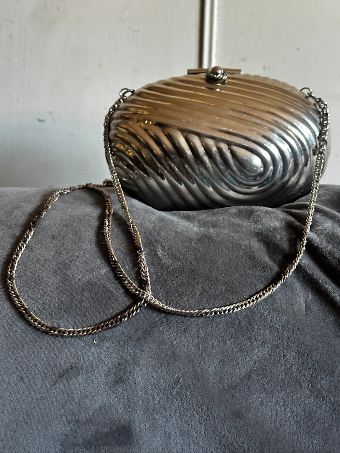 Vintage nautical clamshell metal purse