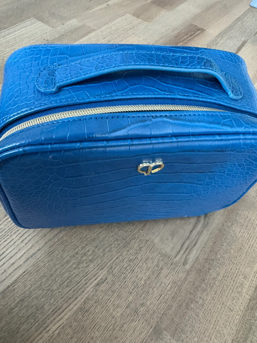 Clé de Peau Beauté Blue Cosmetic Case - photo 3