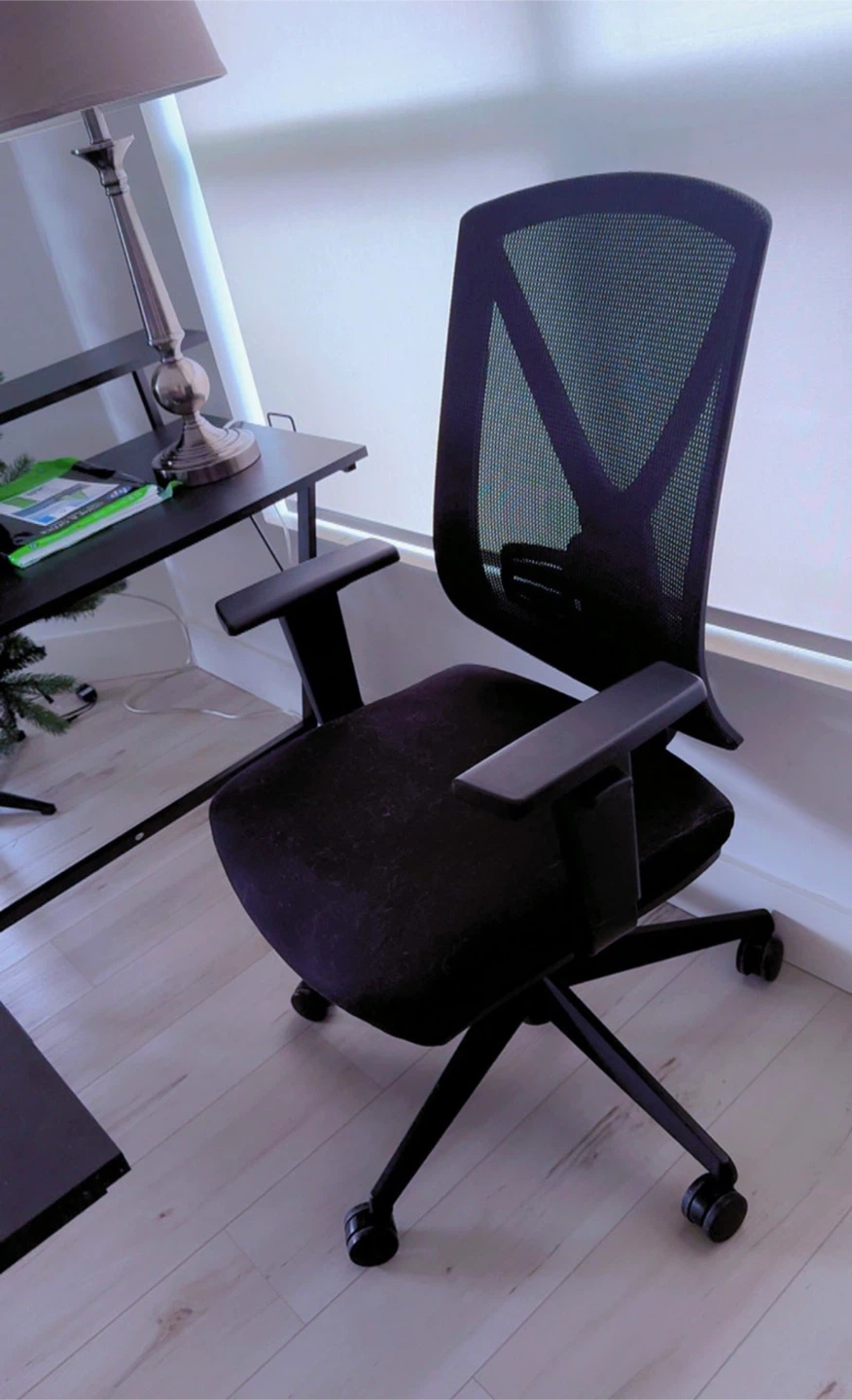Black Mesh Office Task Chair