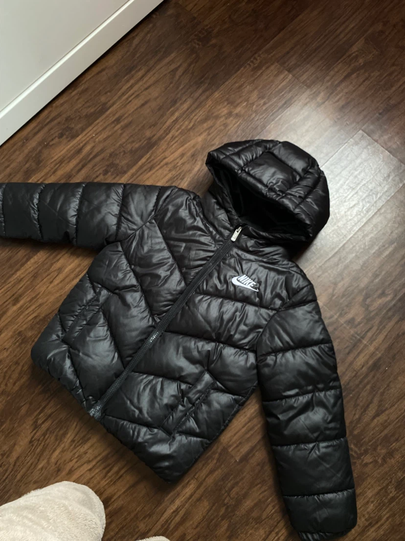 Nike Black Puffer Jacket 6-7 Years