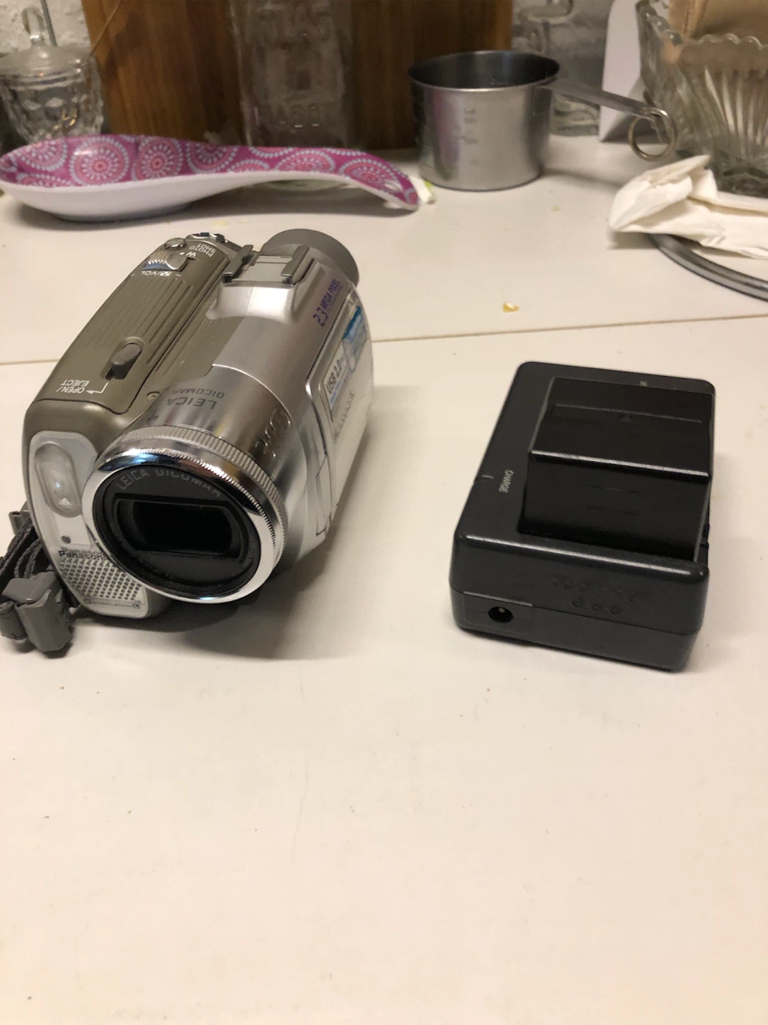 Panasonic Camcorder with Leica Dicomar Lens - photo 2
